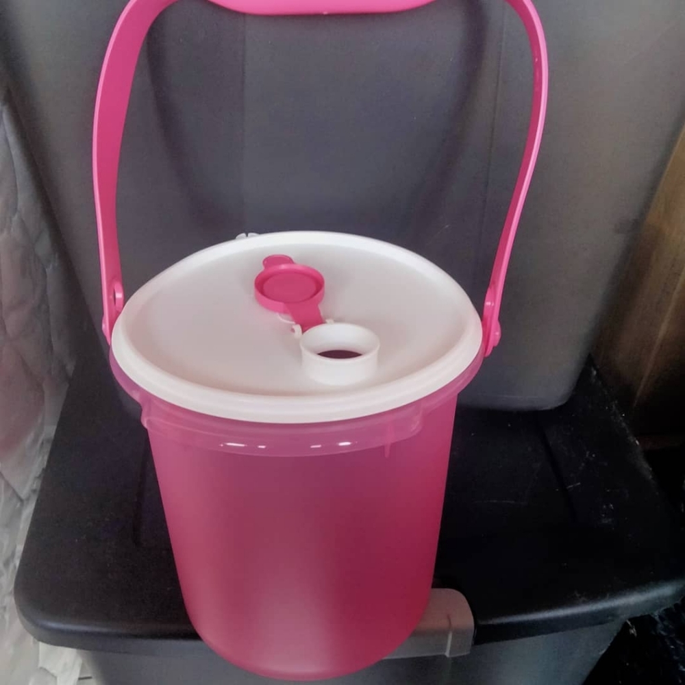 New!!! Tupperware